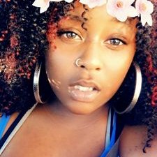 Profile Picture of Shelly Small (@ShellySmall14) on Twitter