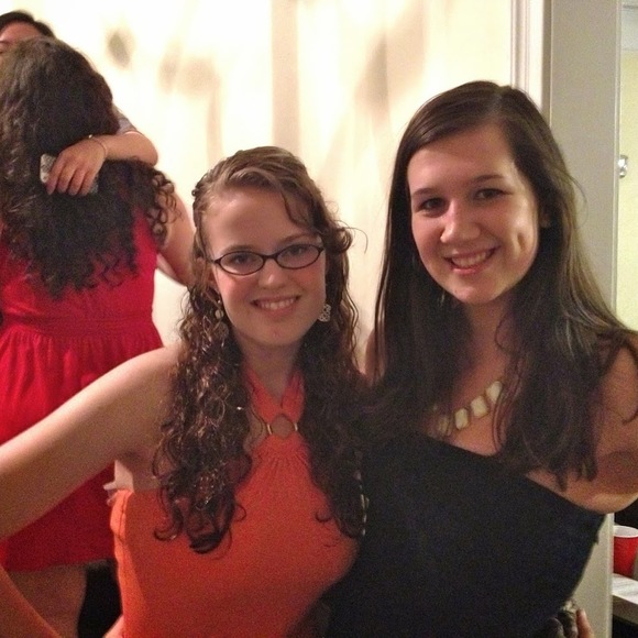 Profile Picture of Rachelle Malkoff (@cinnamon121) on Poshmark