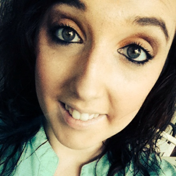 Profile Picture of Brianna Dula (@bree117) on Poshmark