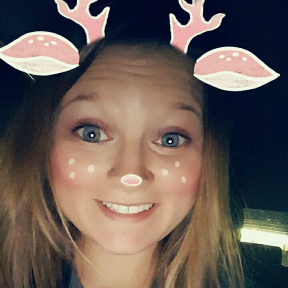 Profile Picture of Danielle Mcknight (@dnm1208) on Poshmark