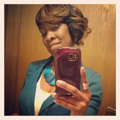 Profile Picture of R. Lyles (@0__FoXyRoXy__0) on Twitter