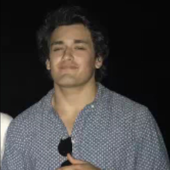Profile Picture of Mike Loessner (@mikeloessner) on Poshmark