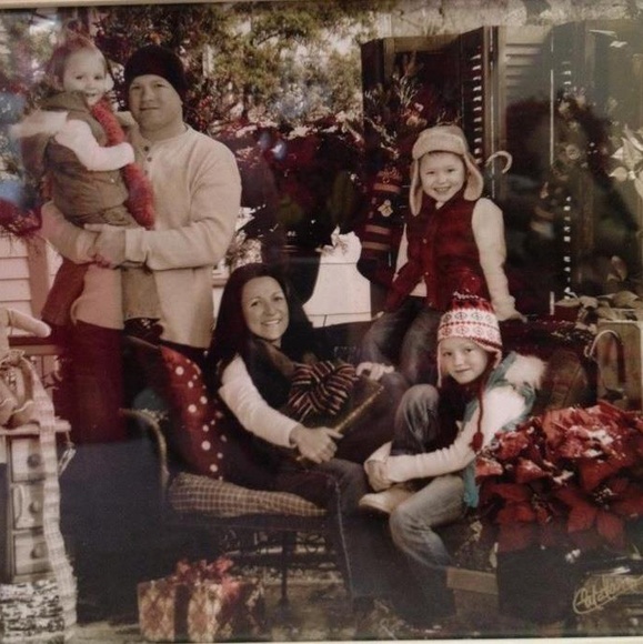 Profile Picture of Nicole Vanderstine weidle (@nicolevandersti) on Poshmark