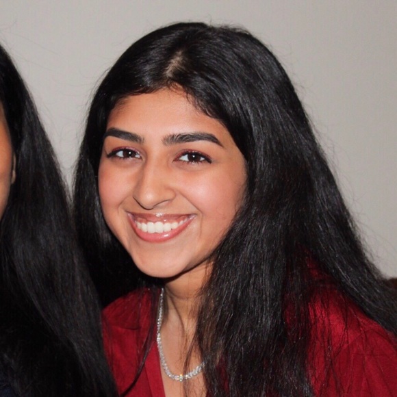 Profile Picture of Nabia Siddiqui (@nabiasiddiqui) on Poshmark