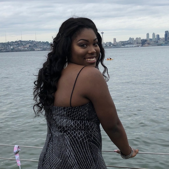 Profile Picture of Maia Wiggs (@malawiggs) on Poshmark