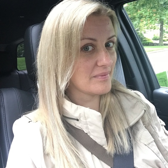 Profile Picture of Missy Minicucci (@mrsmissymini) on Poshmark