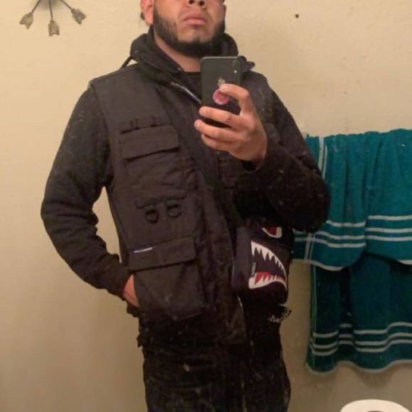 Profile Picture of Alejo Rodríguez (@alejo_r) on Poshmark