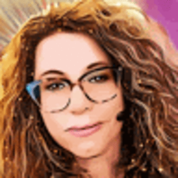 Profile Picture of Maureen Peterson (@mlp4399) on Poshmark