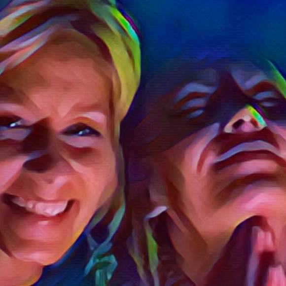 Profile Picture of Laurie Luzod (@laurelmarie123) on Poshmark