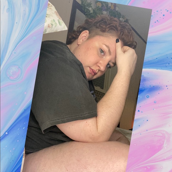 Profile Picture of Mary Stubbs (@maryaryary) on Poshmark