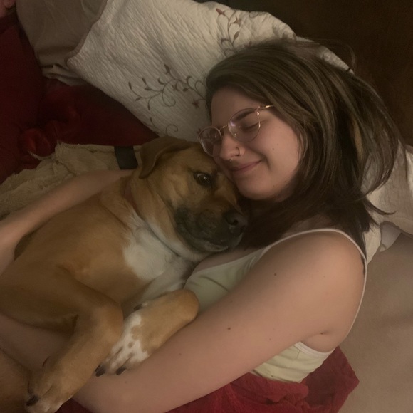 Profile Picture of Julia Marcello (@xokilgharrah) on Poshmark