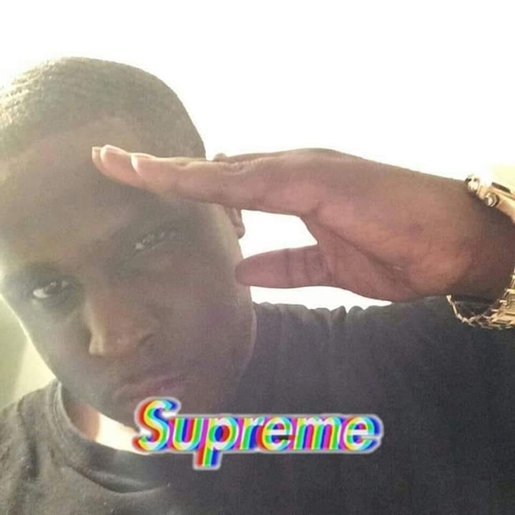 Profile Picture of Feast Feast (@feastfeast) on Poshmark