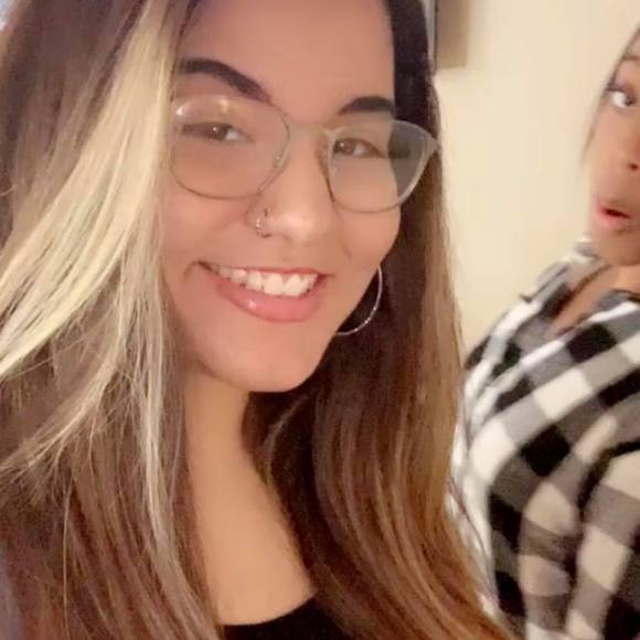 Profile Picture of Ashley Sussani (@xxashleysussani) on Poshmark