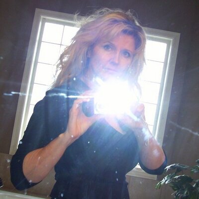 Profile Picture of Tammy Smith (@nudu4u2) on Twitter