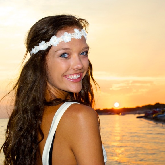 Profile Picture of Courtney Mckibbon (@courtneykibbon) on Poshmark