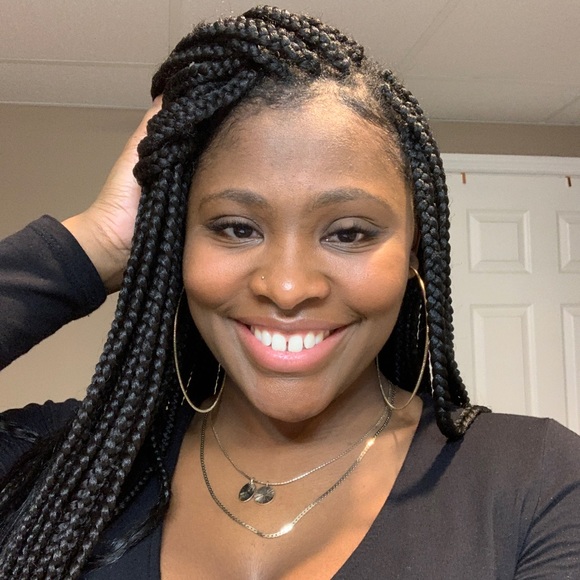 Profile Picture of Harmony Williams (@hjwill12) on Poshmark