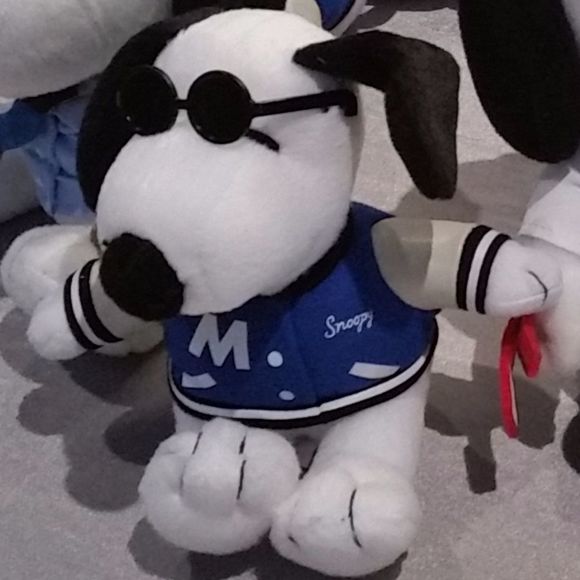 Profile Picture of W Blasquez (@wsposh) on Poshmark