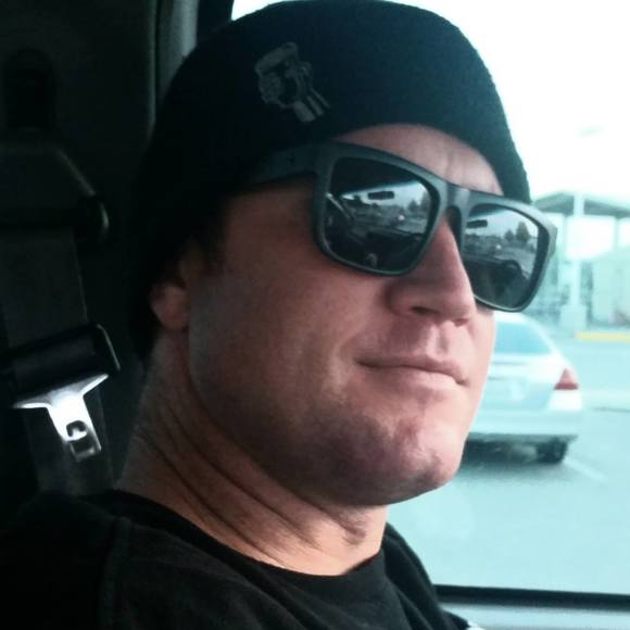 Profile Picture of Keith Costello (@kcostello415) on Poshmark