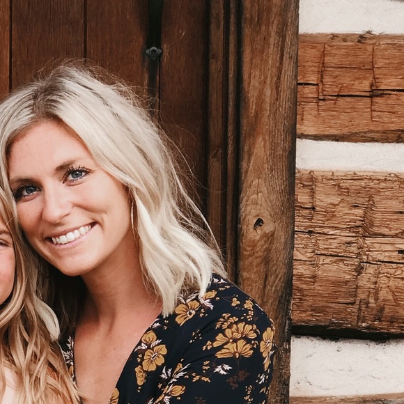 Profile Picture of Kelly Chimo (@kellyc2223) on Poshmark