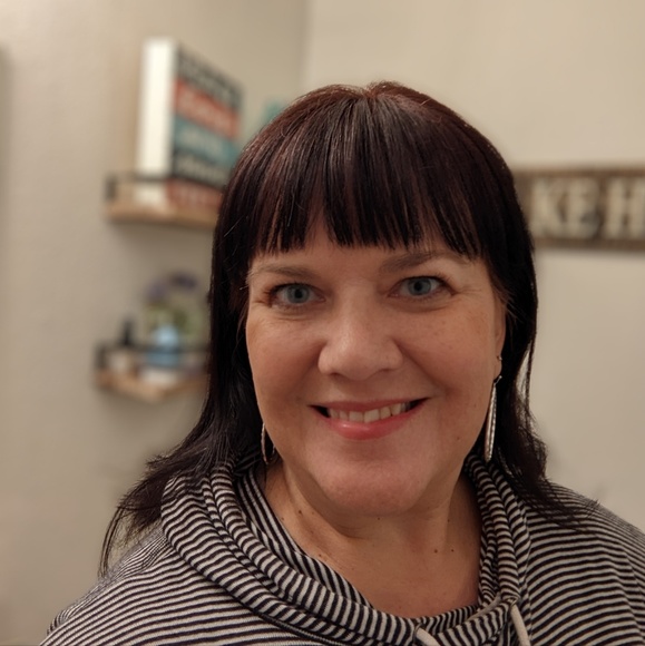 Profile Picture of Candi Boddy (@candiboddy) on Poshmark