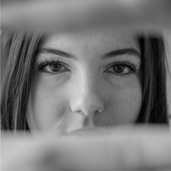 Profile Picture of Halle Causton (@h_causton) on Poshmark