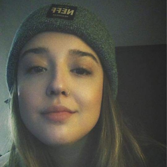 Hannah Hillebrand - Poshmark Profile Picture of Hannah Hillebrand (@nanabanana3889) on Poshmark