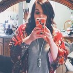 Profile Picture of Elizabeth (@alicepearlgarden) on Instagram