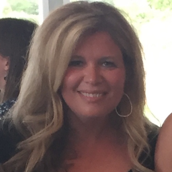 Profile Picture of Shelley Mazzuca (@allyk8) on Poshmark