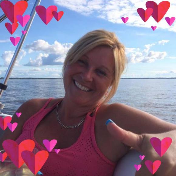 Profile Picture of Hélène Comtois (@ch402009) on Poshmark