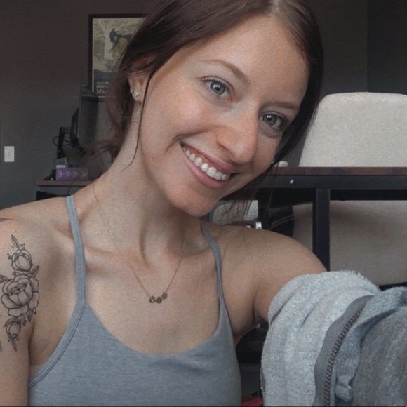 Profile Picture of Lucy Catalino (@lucy_catalino) on Poshmark