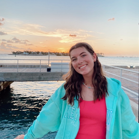 Profile Picture of Catherine Ralph (@catherine_ralph) on Poshmark