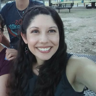 Profile Picture of Claudia Acevedo (@PBLacevedo) on Twitter