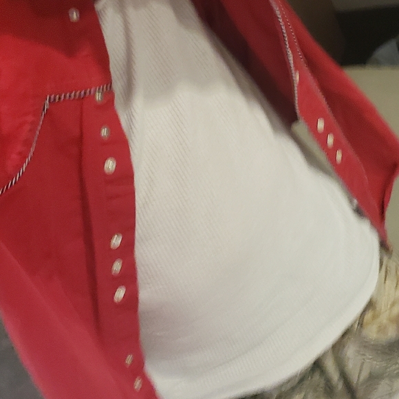 Profile Picture of Snare Denevil (@5nare) on Poshmark