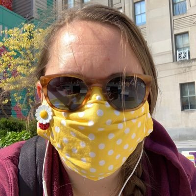 Profile Picture of Emily Edwards (@emilia_rosa) on Twitter