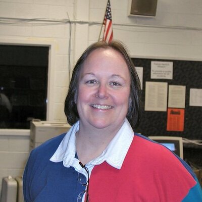 Profile Picture of Sue (@DrSueHutchinson) on Twitter