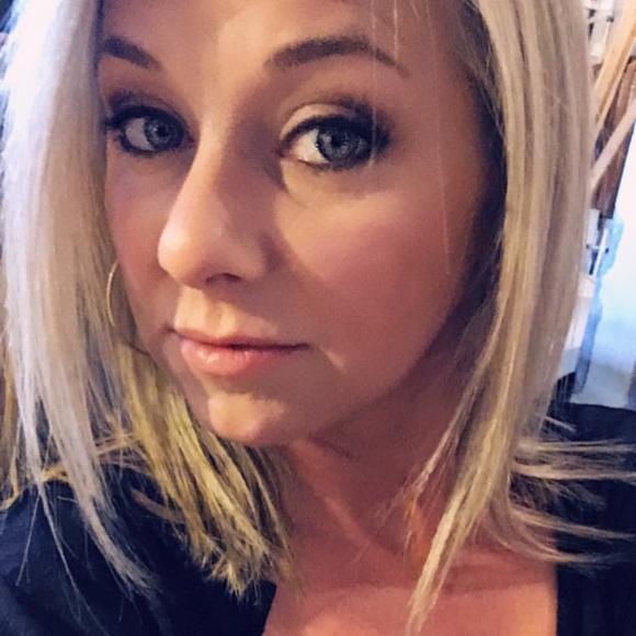 Profile Picture of Katy Meskill (@katymeskill) on Poshmark