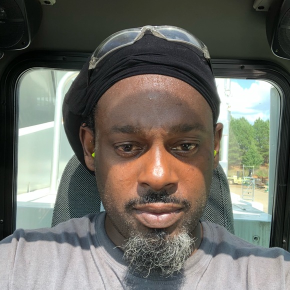 Profile Picture of Quillon Arnasalam (@quillona) on Poshmark