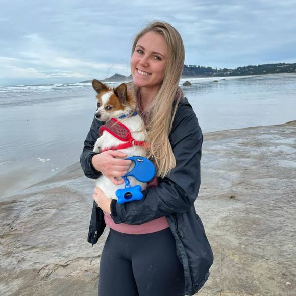 Profile Picture of Sierra Gieber (@sierragieber) on Poshmark