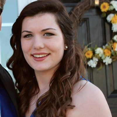 Profile Picture of Elisa (@LisaClanton_19) on Twitter
