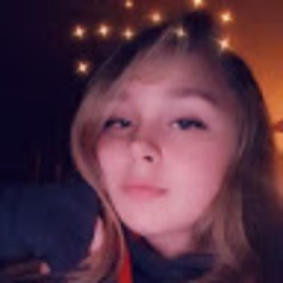 Genavieve Riihinen - Poshmark Profile Picture of Genavieve Riihinen (@gariihinen) on Poshmark