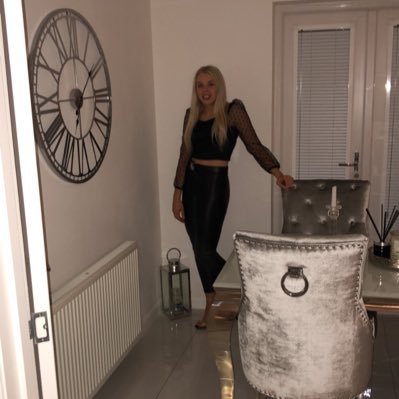 Profile Picture of Heather Richards (@HeatherRichard3) on Twitter