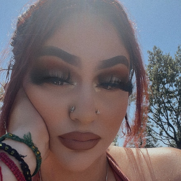 Profile Picture of Jocelyn Introini (@jocelynintroini) on Poshmark