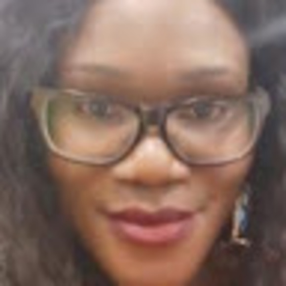 Profile Picture of Blesing Obodo (@mkbeautygoddess) on Poshmark