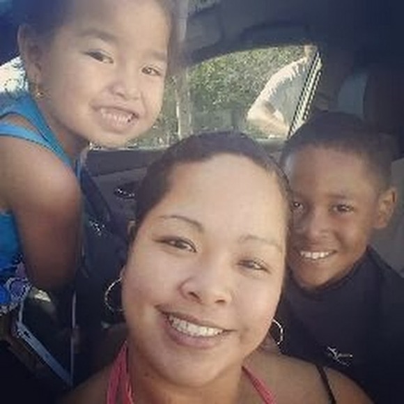 Profile Picture of Stephanie Aguigui (@stedevanie) on Poshmark