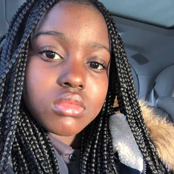 Kathy Mogere - Poshmark Profile Picture of Kathy Mogere (@kathymogere) on Poshmark