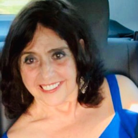 Profile Picture of Eloisa Sobrino (@sobrinoeloisa) on Poshmark