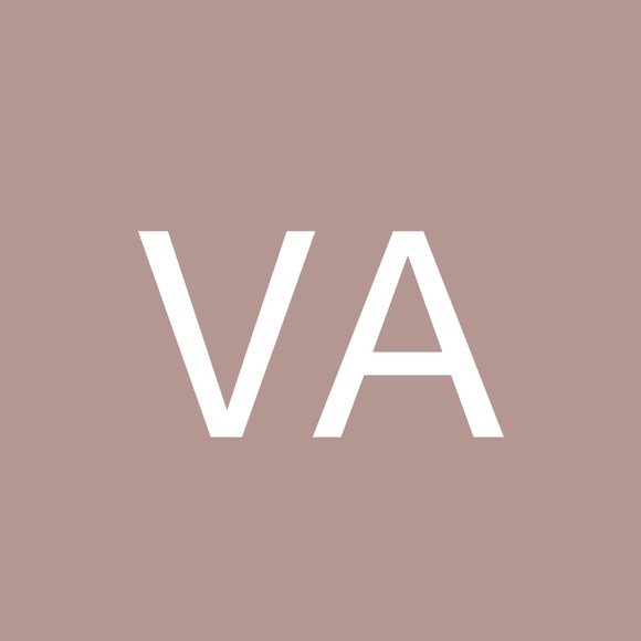 Profile Picture of Vanessa Albertson (@vbale) on Poshmark