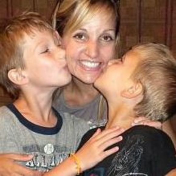 Profile Picture of Eileen Shedrow (@ejshed) on Poshmark