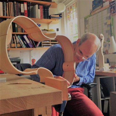 Profile Picture of Aitchison & Mnatzaganian Cello Specialists (@AitchisonCellos) on Twitter