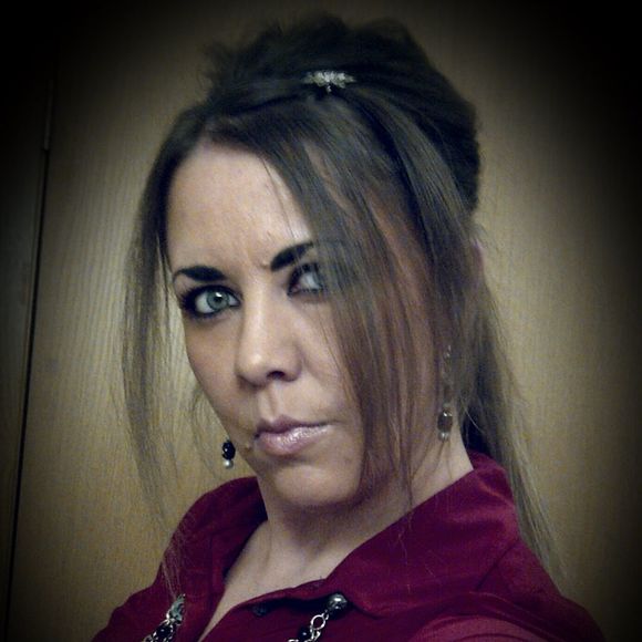 Profile Picture of Pamela Ruschmeyer (@angeliceyes73) on Poshmark